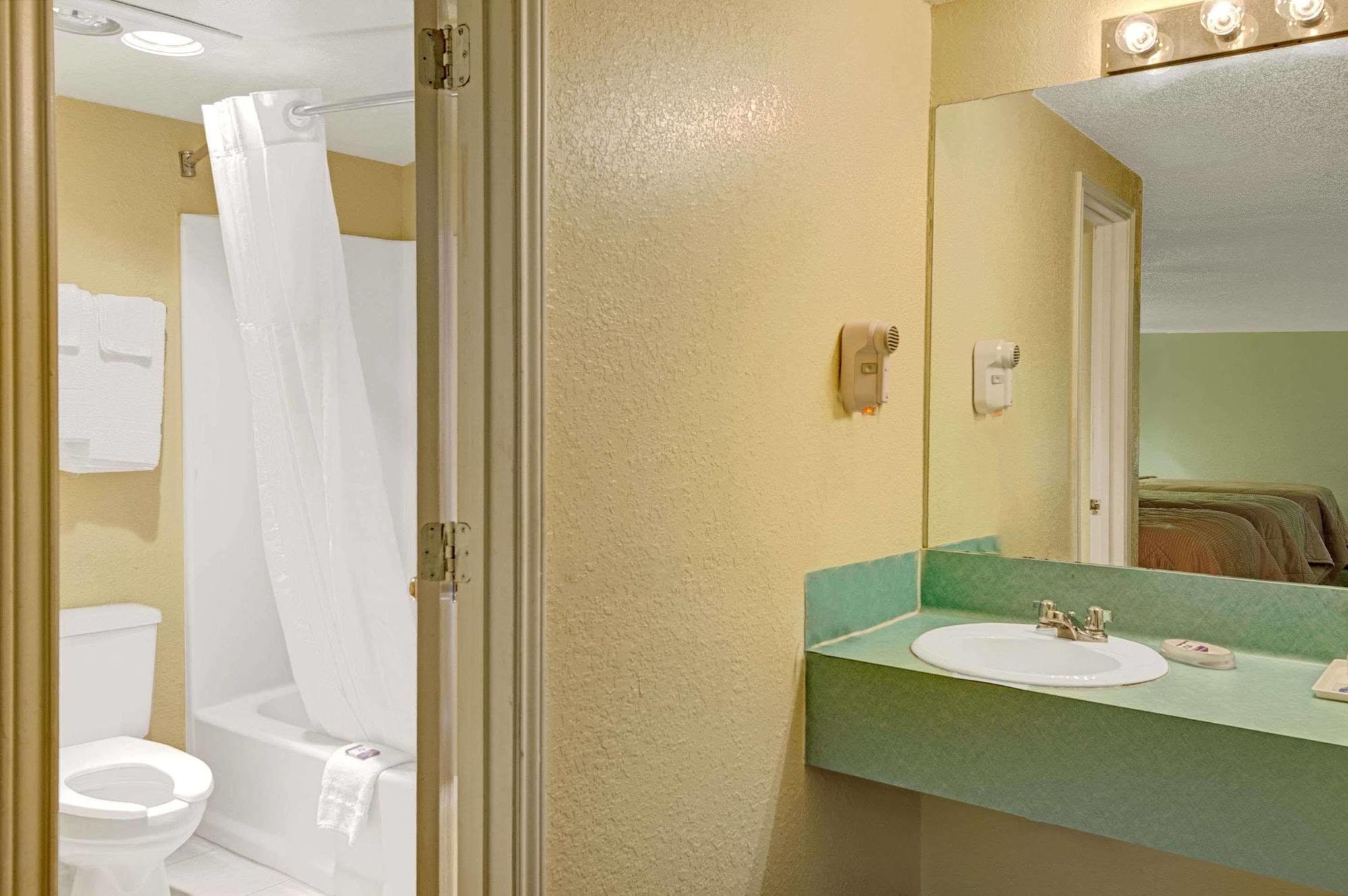 White Rock Inn San Marcos Bagian luar foto