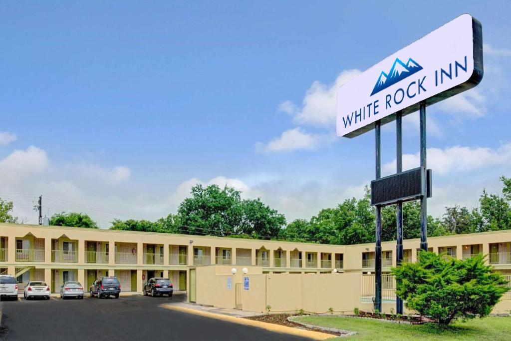 White Rock Inn San Marcos Bagian luar foto